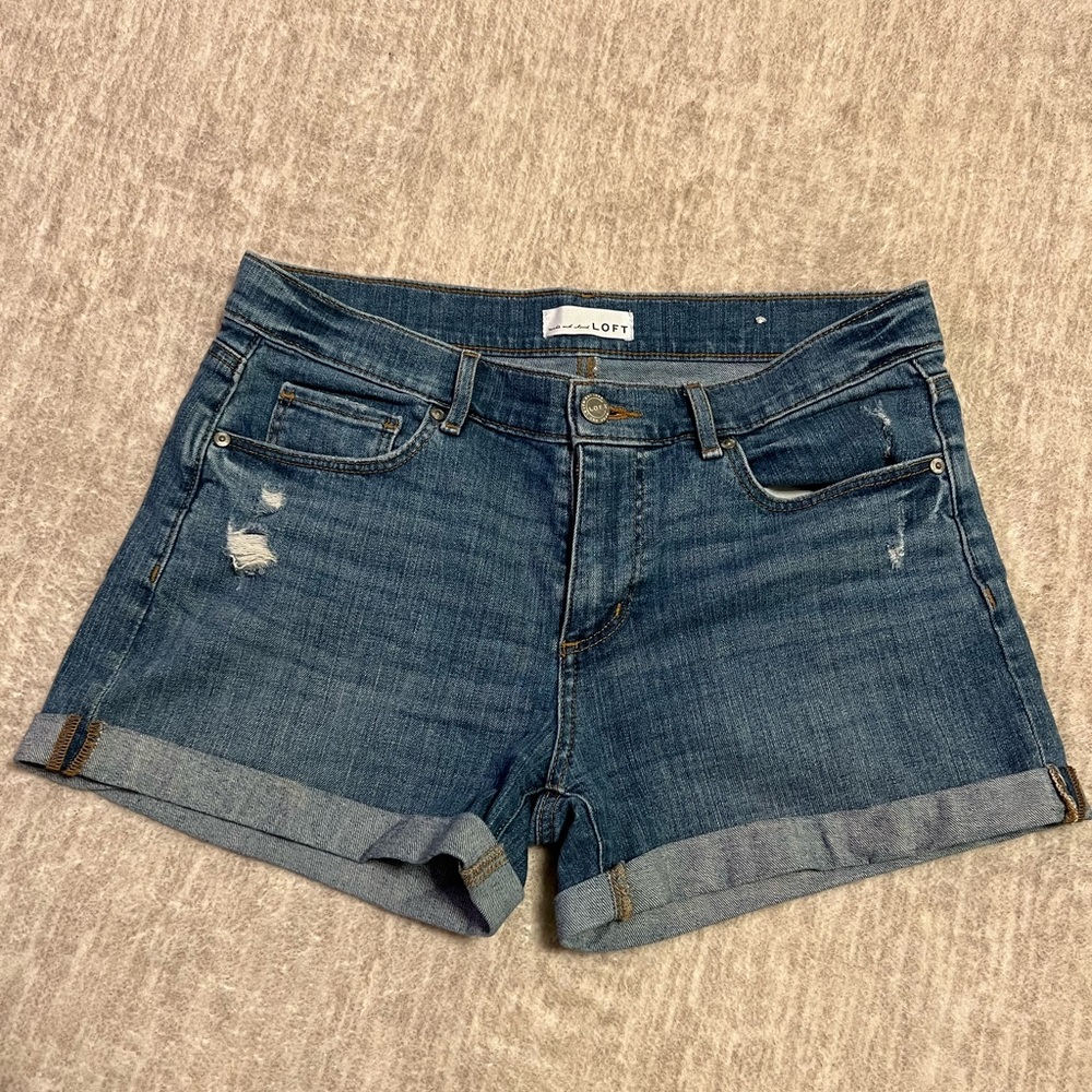 NWOT Ann Taylor LOFT Denim Rolled Jean Shorts Size 29